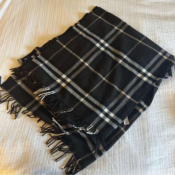 Brown Burberry Check Shawl Cape with Hood - Picture 14 of 15